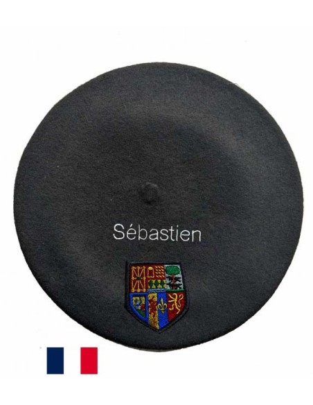 Béret zazpiak bat noir fabriqué à Bayonne et personnalisé à Osses