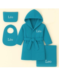 Cadeau naissance: peignoir, bavoir, trousse et serviette...